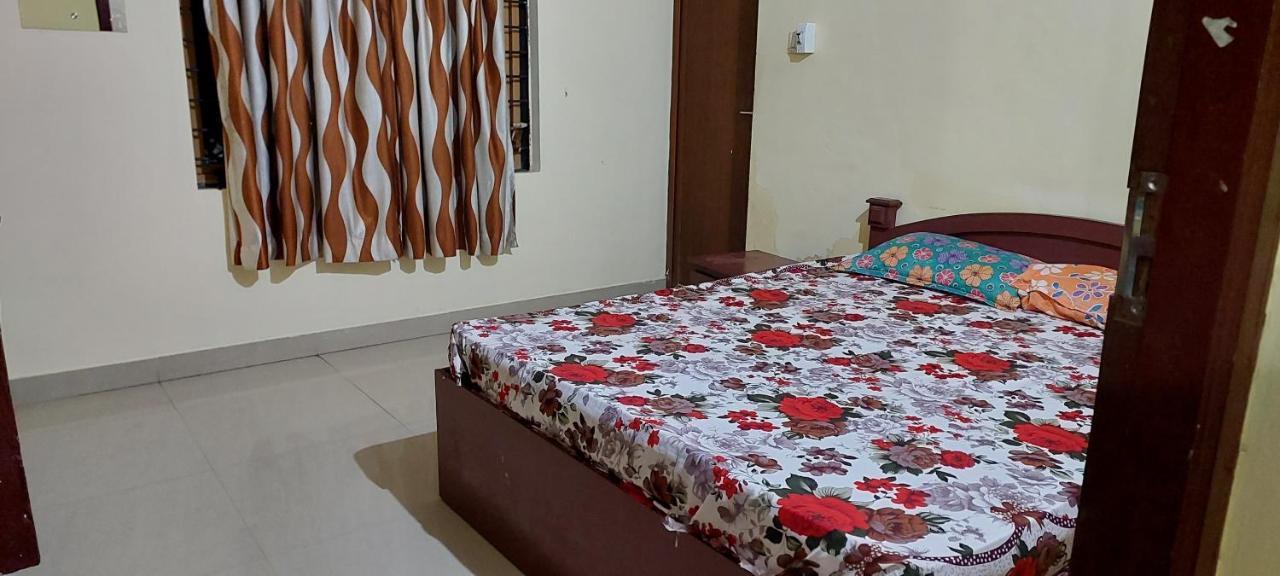 Guruvayur Adithya Esterno foto
