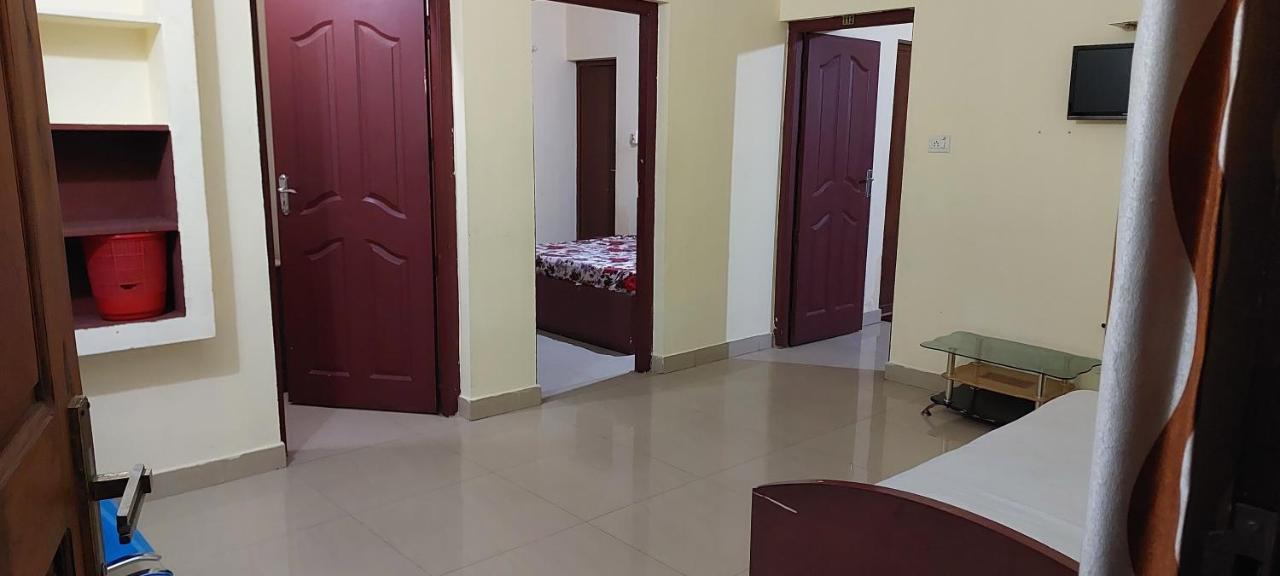 Guruvayur Adithya Esterno foto