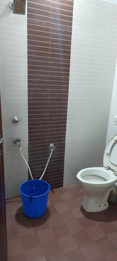 Guruvayur Adithya Esterno foto
